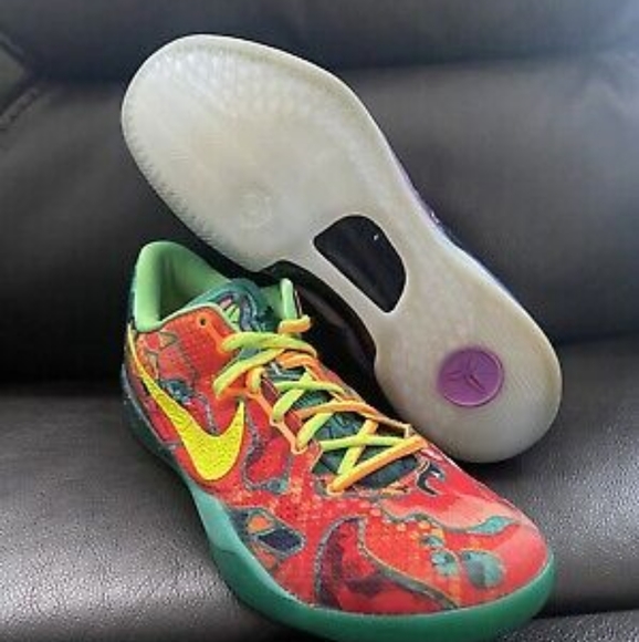 What The Kobe 8 Size 12 - Picture 1 of 4